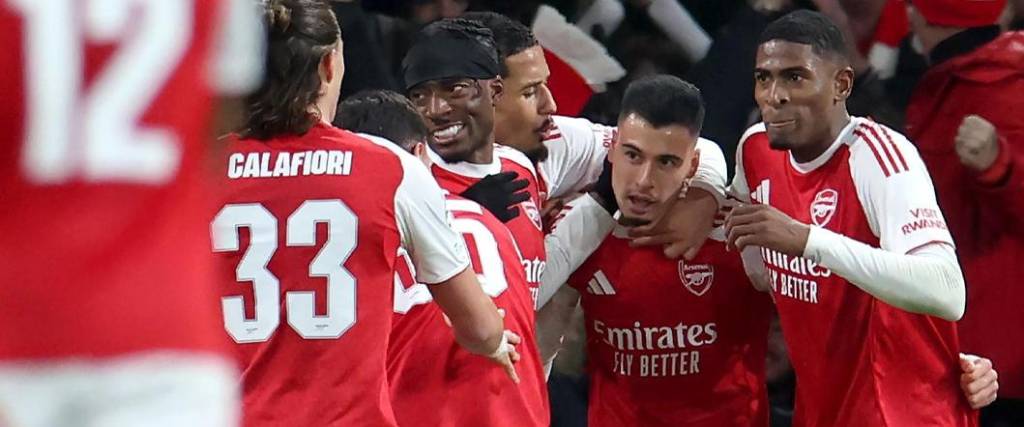 El equipo de Mikel Arteta logró una victoria por 3-1 para asegurar el primer lugar en solitario en Champions.