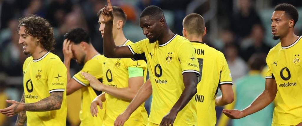 El delantero Serhou Guirassy marcó dos goles para la victoria del conjunto alemán en Azerbaiyán.
