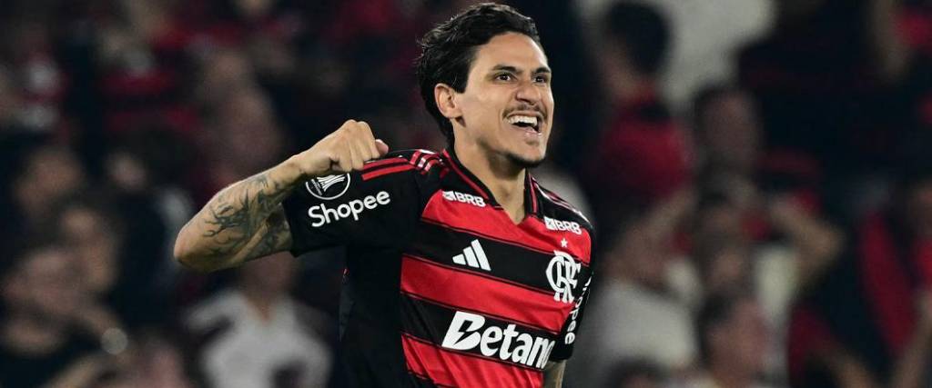 El delantero del Flamengo volvió a los entrenamientos del equipo brasileño tras recuperarse de una fractura.