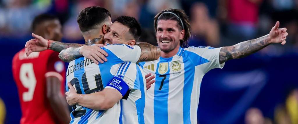 Messi anotó su primer gol en la Copa América para darle la victoria a Argentina sobre Canadá.