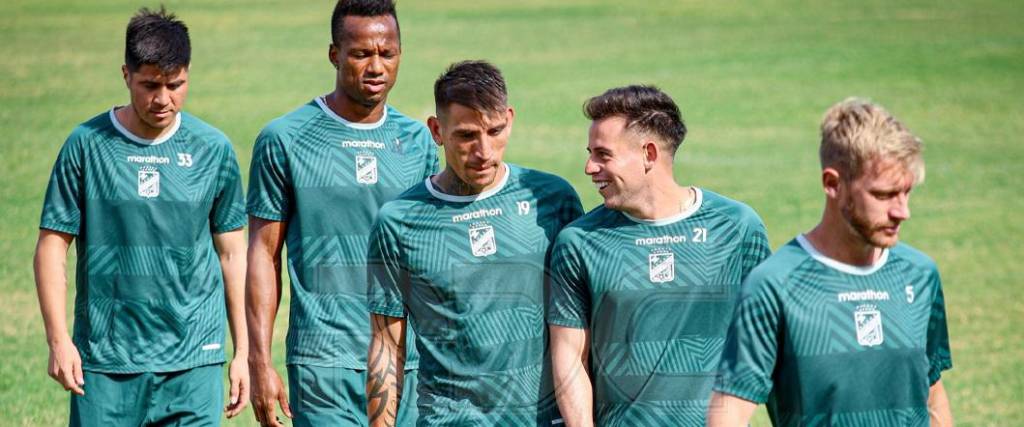 Los jugadores de Oriente cumplieron la segunda jornada de prácticas a doble turno bajo el mando de Peña.