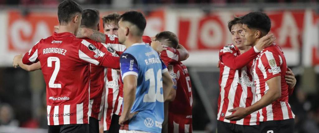El equipo argentino logró la clasificación a cuartos de final con un empate sin goles ante Cerro Porteño.