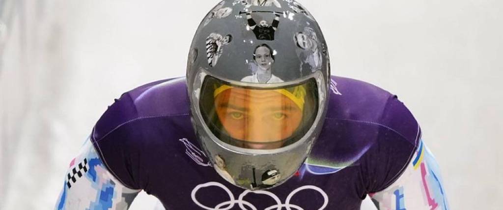 El ucraniano Vladyslav Heraskevych lucirá un casco con fotografías de víctimas en la guerra con Rusia.