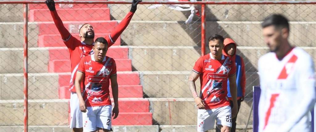 El delantero colombiano Tommy Tobar marcó uno de los goles del conjunto potosino en el duelo con Always