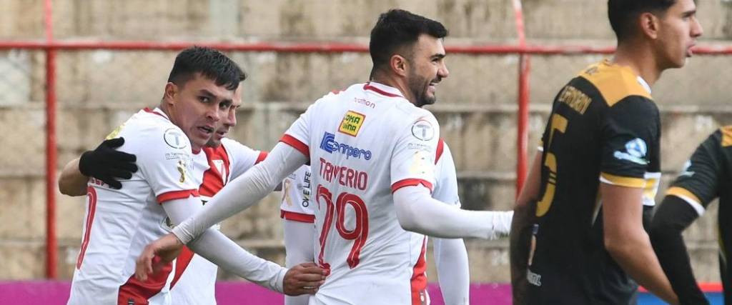 El equipo ‘millonario’ logró una victoria por 4-0 en condición de local para seguir firme como único líder.