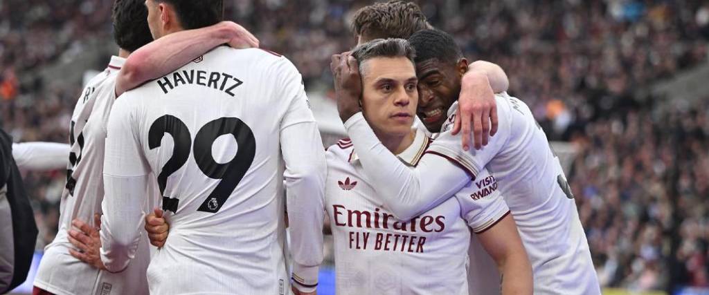 Con un tanto del belga Leandro Trossard, el Arsenal logró una victoria por la mínima ante West Ham.