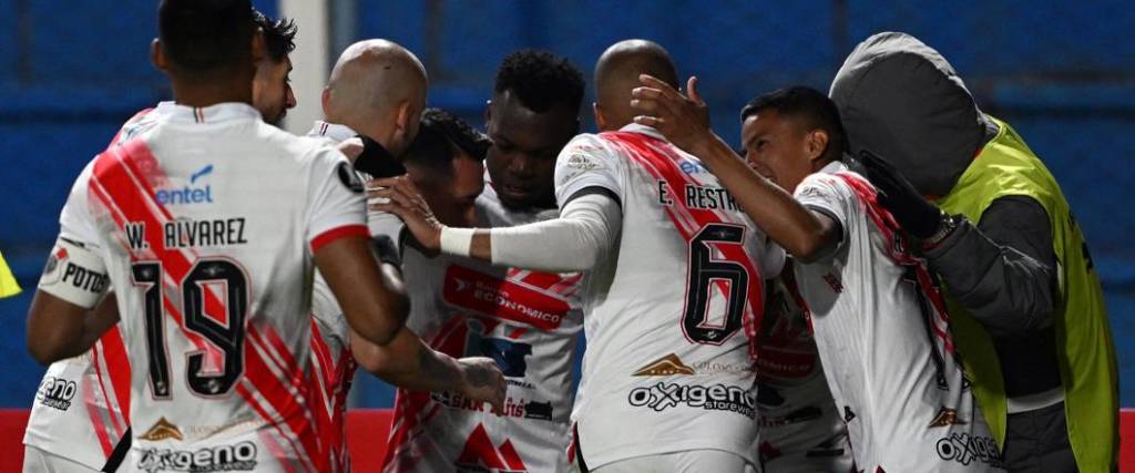 El equipo de la ‘banda roja’ logró una victoria gracias a un tanto del defensor Óscar Baldomar.