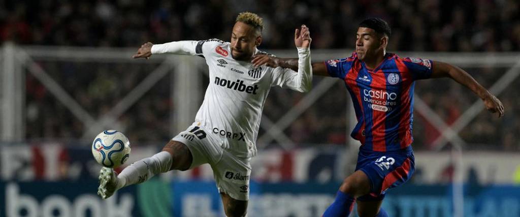 El duelo entre San Lorenzo y Santos terminó igualado 1-1. El astro Neymar disputó los 90 minutos del partido.
