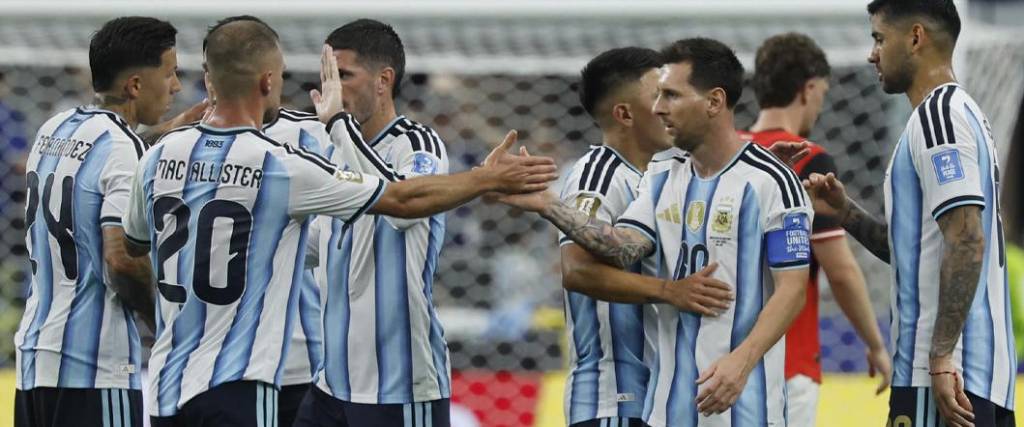 Messi marcó los dos goles de Argentina para el triunfo ante la selección de Austria en Dallas.