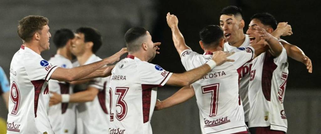 El equipo argentino avanzó a semifinales de la Copa Sudamericana tras eliminar a Fluminense.
