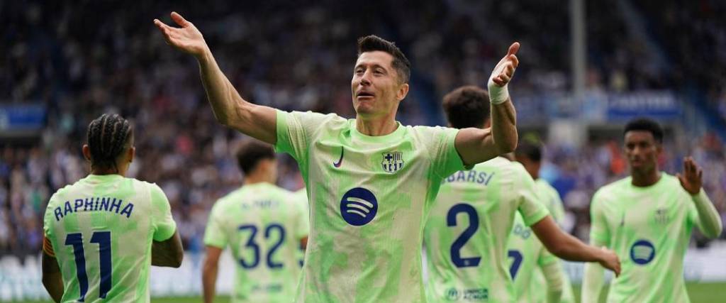 El polaco Robert Lewandowski anotó tres goles para la victoria del conjunto azulgrana ante Alavés.