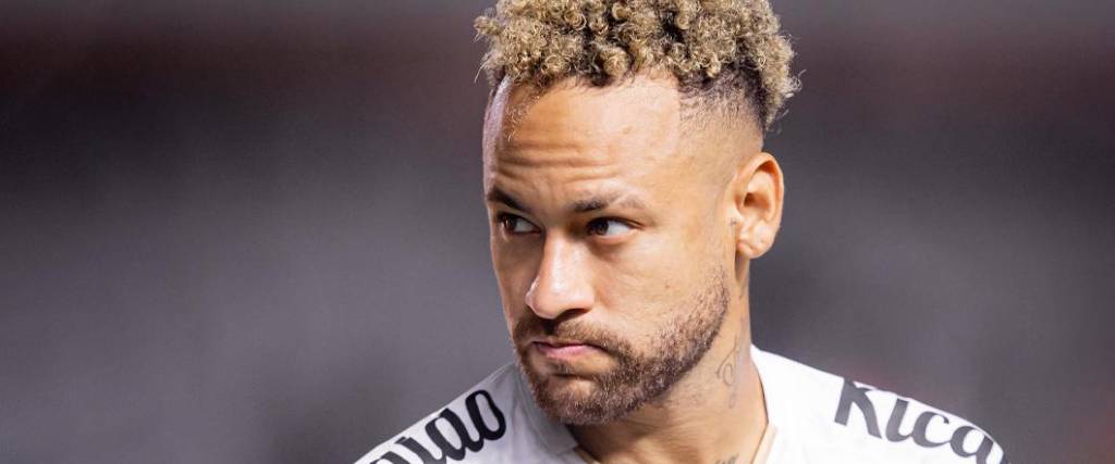 El astro brasileño no entrenó este domingo debido a un cuadro viral.