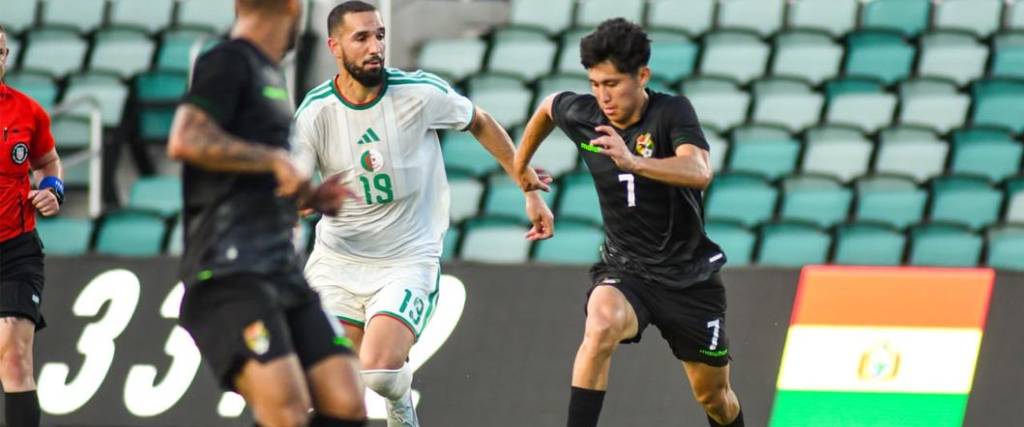 Bolivia, que usó uniforme alterno, no pudo lograr un buen resultado en su duelo amistoso con Argelia.