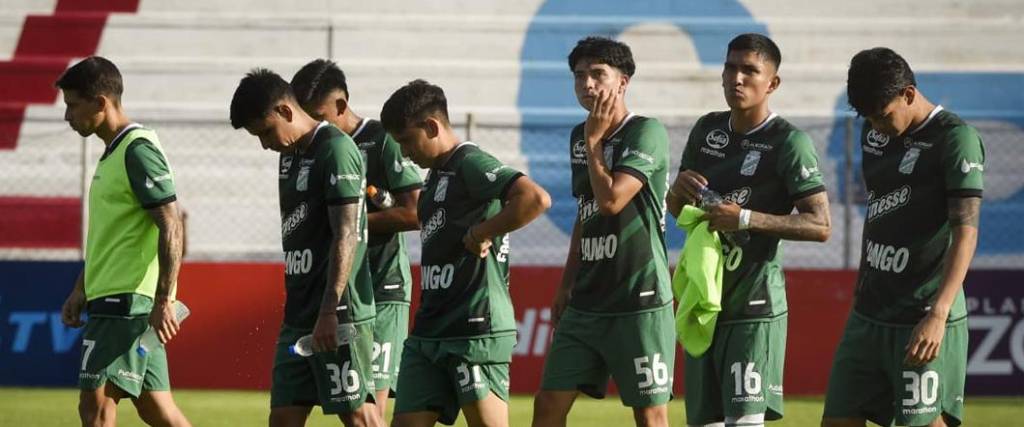 El conjunto refinero sufrió una nueva derrota en casa tras caer ante Bolívar por 3-1 en Santa Cruz.