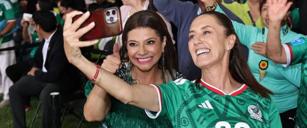 La presidenta mexicana Claudia Sheinbaum estuvo presente en el Fan Fest del Zócalo en Ciudad de México