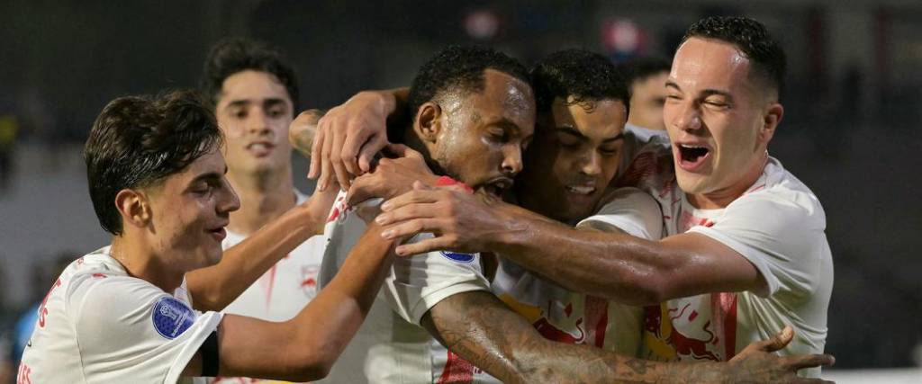 El conjunto brasileño se quedó con la victoria en la última jugada del partido con un gol de Isidro Pitta.