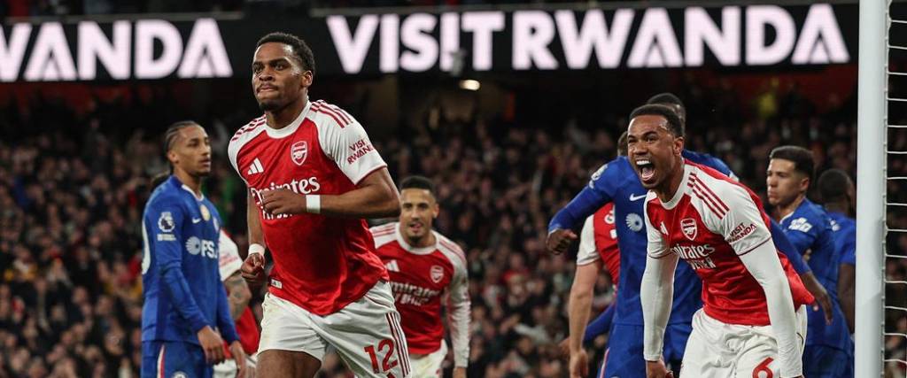 Jurrien Timber marcó el segundo tanto del Arsenal en la victoria ante el Chelsea en el Emirates Stadium.