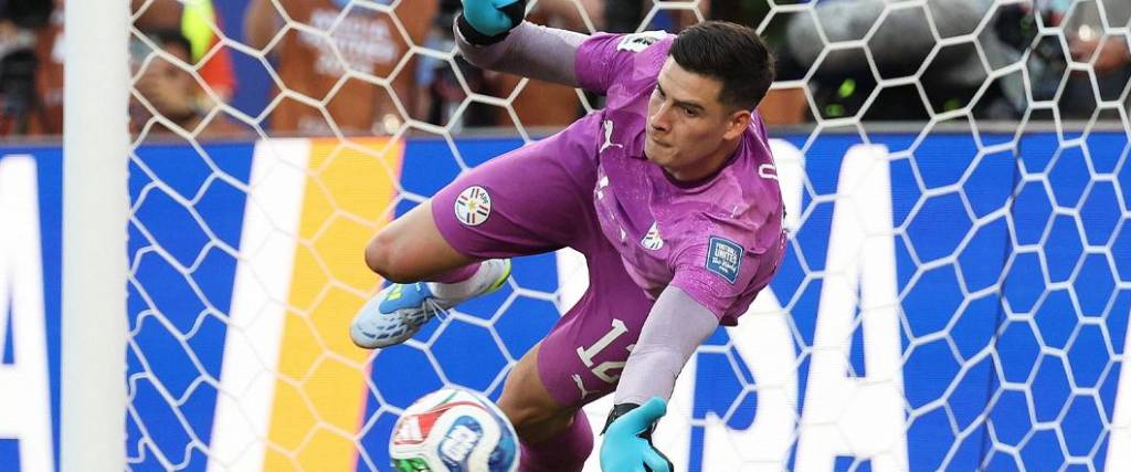El portero de San Lorenzo de Almagro debuto los penales de Havertz y Woltemade en la tanda decisiva.