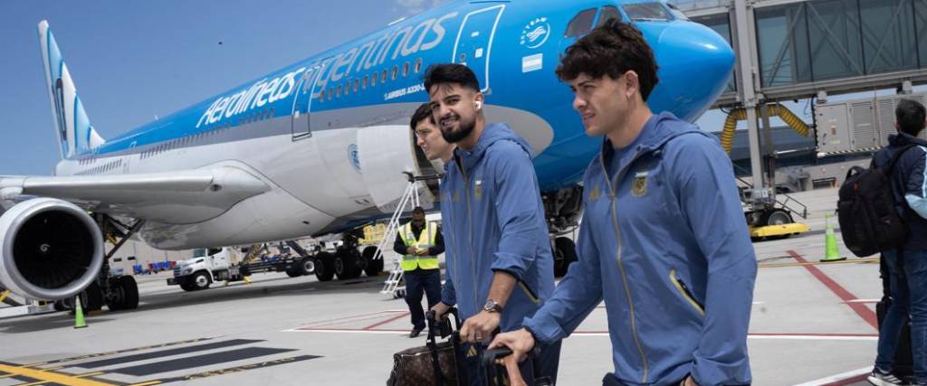 La selección Argentina llegó este domingo a Kansas City para iniciar su concentración en Estados Unidos.