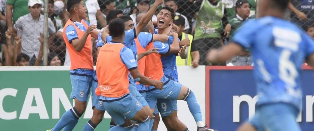 La academia cruceña se quedó con la victoria gracias a un tanto de Franco Posse en el final del partido.