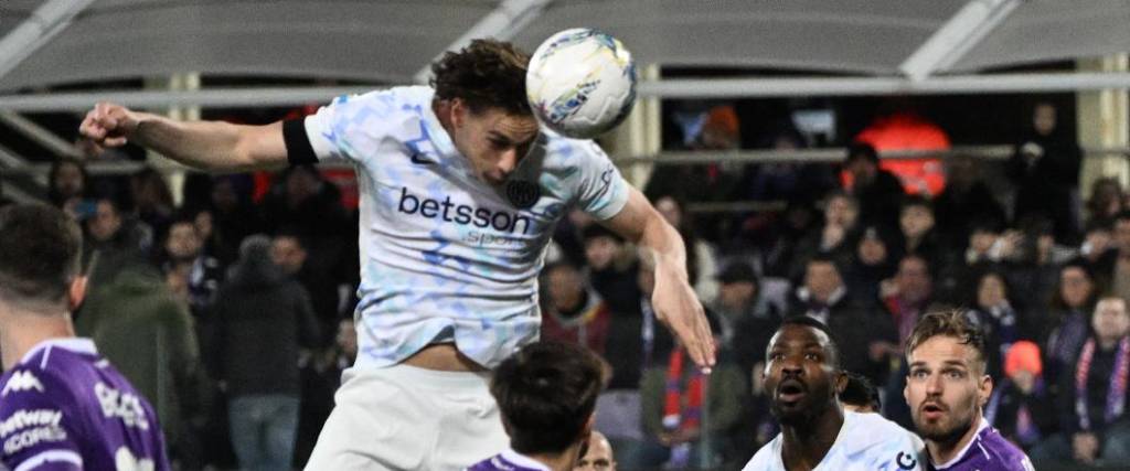 El delantero Francesco Esposito marcó el primer tanto del compromiso al minuto de juego para el Inter.