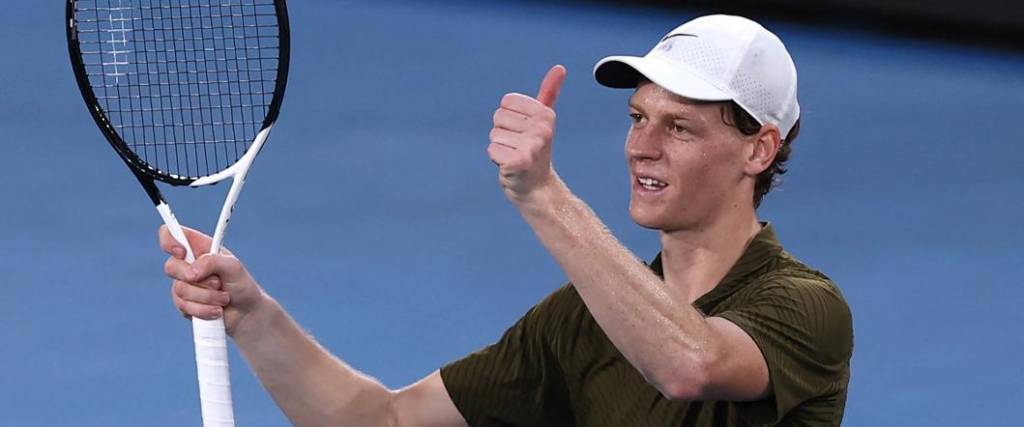 El tenista italiano se impuso por 3-0 a su compatriota Darderi para avanzar a cuartos de final en Australia.