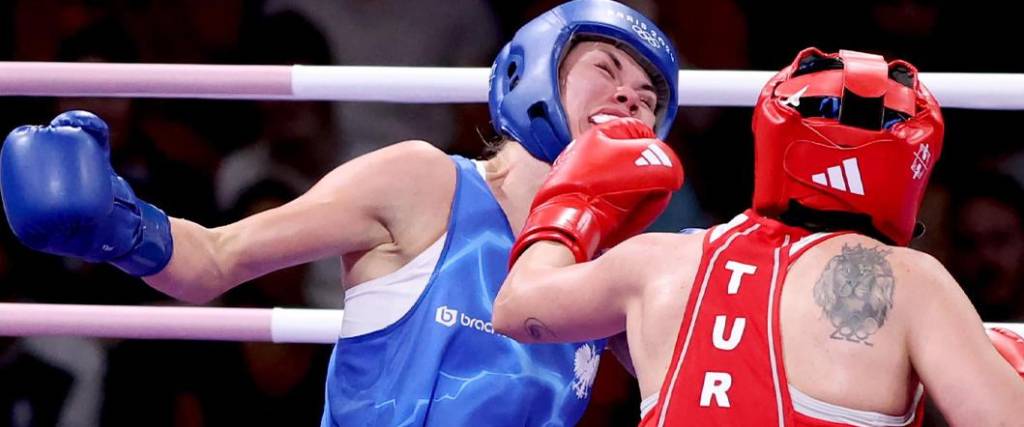 El italiana Angela Carini se retiró apenas 46 segundos después de iniciado el combato con Imane Khelif.