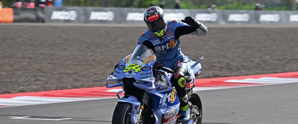 El español, de 20 años, se convirtió en el segundo piloto más joven en ganar una carrera de MotoGP.