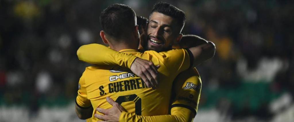 El uruguayo Sebastián Guerrero anotó el tercer tanto del conjunto aurinegro al cabo del primer tiempo.