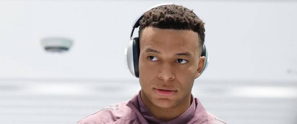 El delantero francés se recuperó de las molestias en la rodilla, por lo que apunta a ser titular ante Benfica.