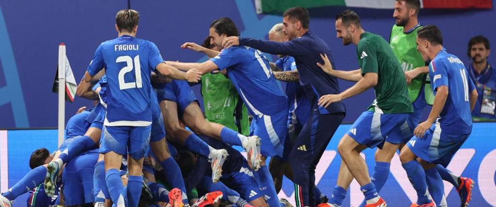 Los jugadores italianos festejaron el empate ante Crocia como una victoria por avanzar de ronda en la Euro.