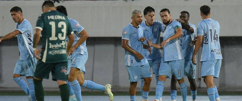 El equipo celeste logró su pase a las ‘semis’ del Torneo de Verano tras vencer por penales a San Antonio.