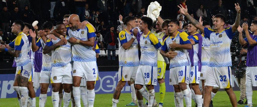 El equipo argentino logró su primera victoria en la fase de grupos de la Libertadores tras ganar en Paraguay.