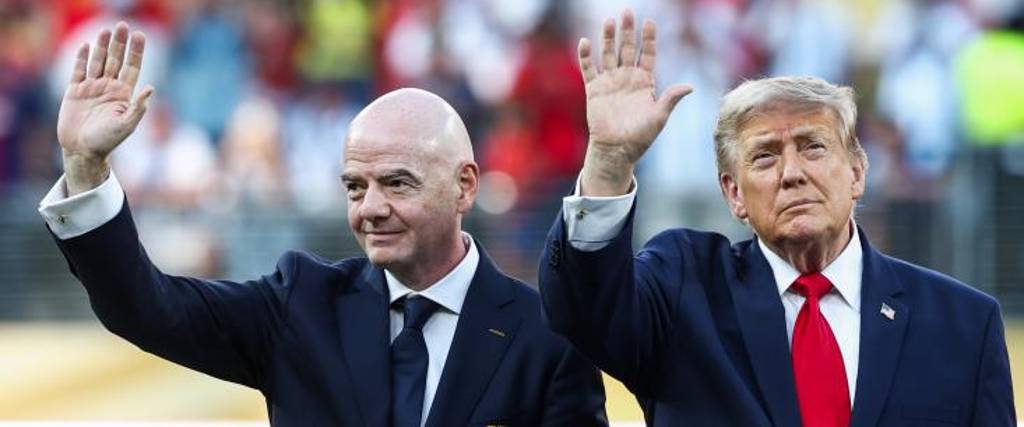 Gianni Infantino (izq.) junto con Donald Trump durante el Mundial 2026.