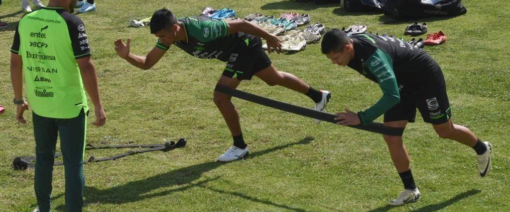 La selección boliviana trabaja en La Paz a la espera del partido ante Colombia