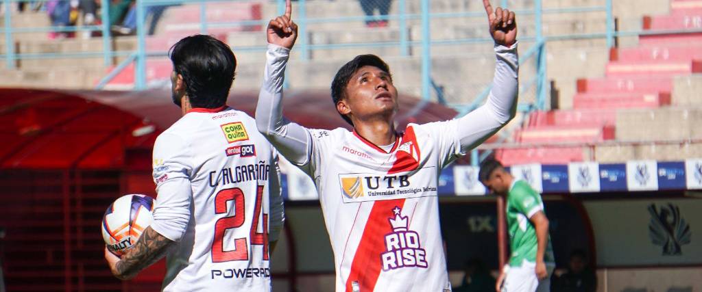 Darío Torrico, mediocampista de Always Ready, celebra su gol ante Real Tomayapo en El Alto.