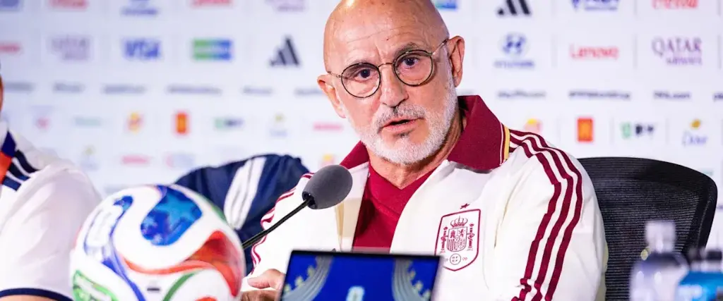 El entrenador de España Luis de la Fuente en conferencia de prensa previo al duelo ante Portugal.