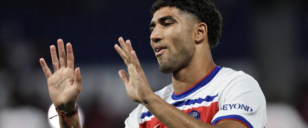 Achraf Hakimi, defensor marroquí que juega en el París Saint Germain de Francia.