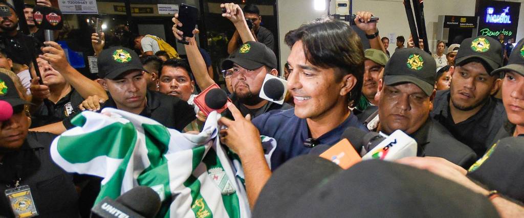 Marcelo Martins durante su llegada al aeropuerto. 