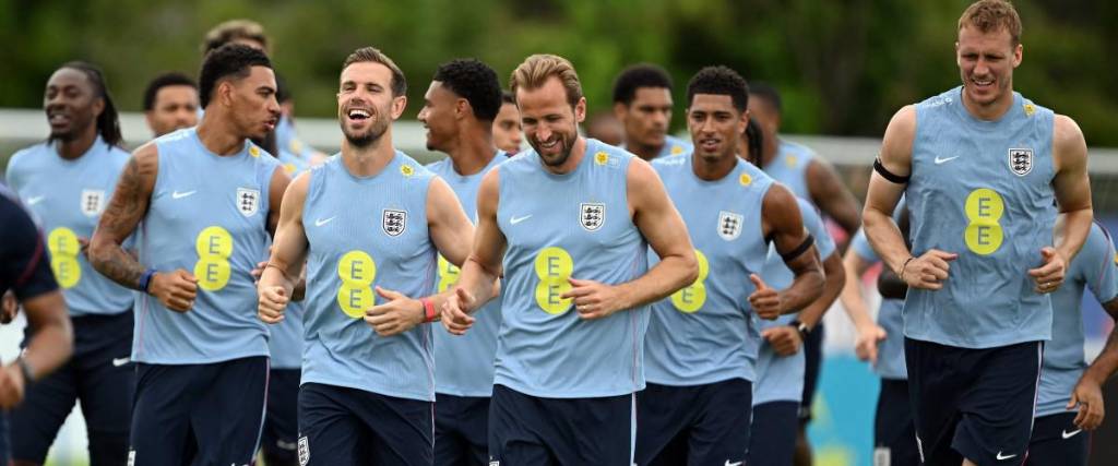 Los jugadores de la selección de Inglaterra en pleno entrenamiento. 