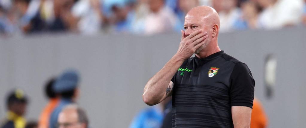 Carlos Antonio Zago, técnico de Bolivia, en el partido ante Uruguay por Copa América