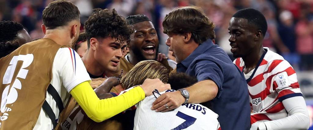 La selección de Estados Unidos logró una victoria por goleada en su debut ante Paraguay.