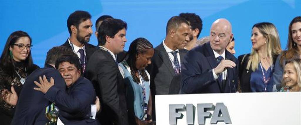 La celebración de la delegación brasileña tras el anuncio de FIFA