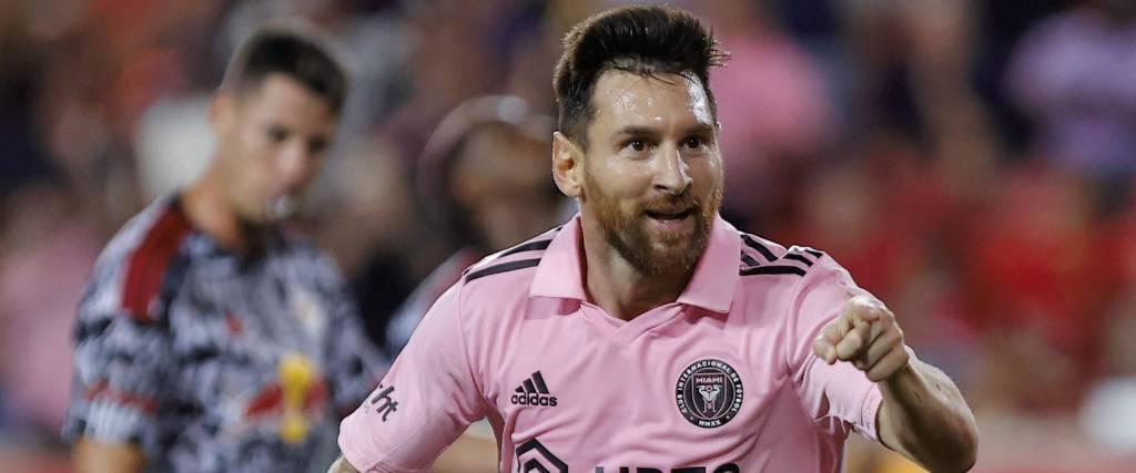 El delantero argentino de Inter Miami, Lionel Messi, celebra el segundo gol de su equipo durante el partido de la Major League Soccer 2023 entre Inter Miami y New York Red Bulls.