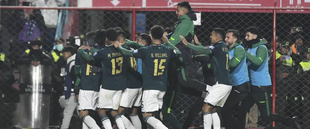 La selección boliviana celebró su victoria sobre Brasil