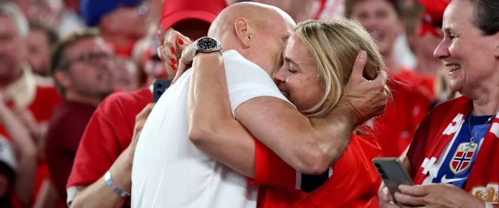 Stale Solbakken buscó a su esposa en las tribunas