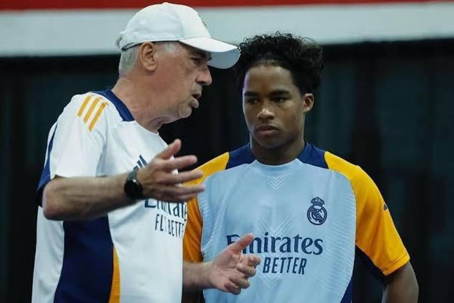 Carlo Ancelotti junto con Endrick cuando ambos estaban en el Real Madrid