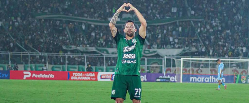 Nahuel Roldán celebra su primer gol de la noche ante San Antonio.