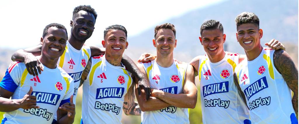 Jugadores de la selección de Colombia en la previa del duelo ante Congo. 