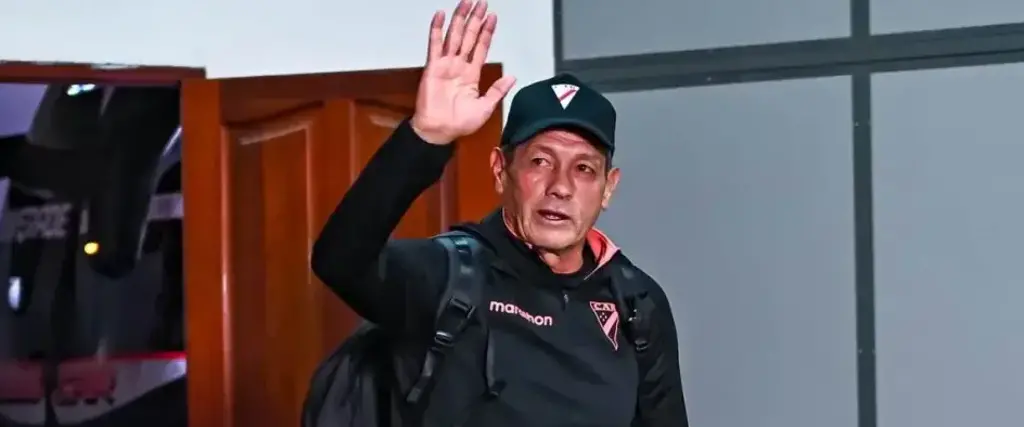 Mauricio Soria, entrenador de Always Ready.